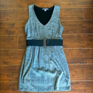 Forever 21 Dress with belt Size:M
